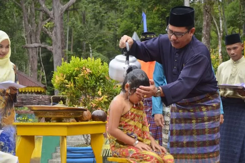 Tradisi Mandi Safar di Riau: Sejarah, Makna, dan Pelestariannya
